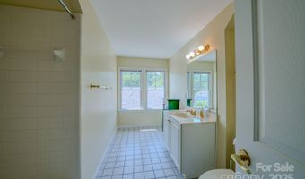 8 Creekside Way, Asheville, NC 28804