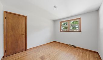 34 Crescent Dr, Akron, NY 14001