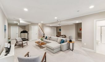 2354 N QUEBEC St, Arlington, VA 22207