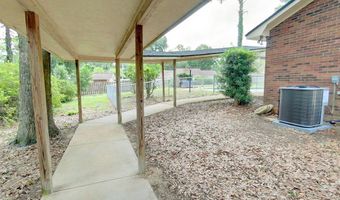 1402 Pineland Dr, Bainbridge, GA 39819