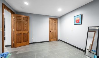 305 S Spring Pl, Brandon, SD 57005