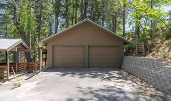 2594 Navajo Dr, Arnold, CA 95223