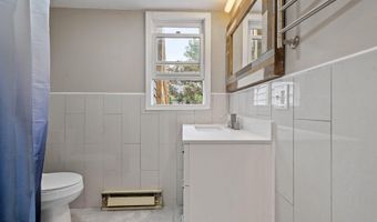7 Hemlock Ln, Albany, NY 12208