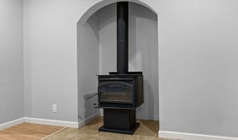 5094 DAISY St, Springfield, OR 97478