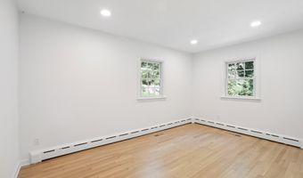 8 Fairview Ln, Wilton, CT 06897