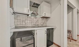 1066 Lake Viking Ter, Altamont, MO 64620