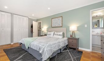 10607 MONTROSE Ave M-202, Bethesda, MD 20814