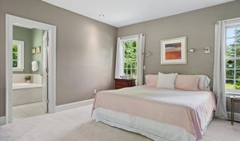 181 Meetinghouse Rd, Bedford, NH 03110