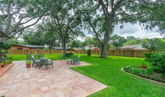 1821 Clare Dr, Alice, TX 78332