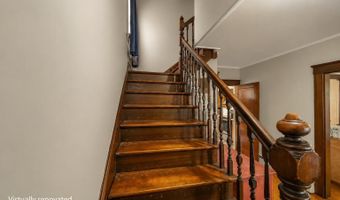 744 Hammond St, Bangor, ME 04401