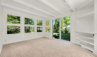 93 N Harding Rd, Columbus, OH 43209