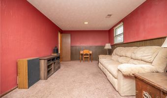 2211 Penny Ln, Austintown, OH 44515