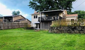 361 Messina Dr, Ballwin, MO 63021