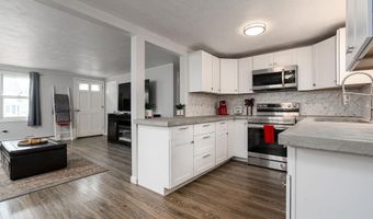 14 2nd St, Rochester, NH 03867