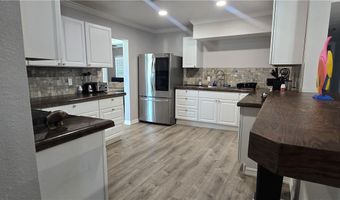 402 S Saunders St, Aransas Pass, TX 78336