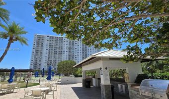 2801 NE 183rd St 714W, Aventura, FL 33160