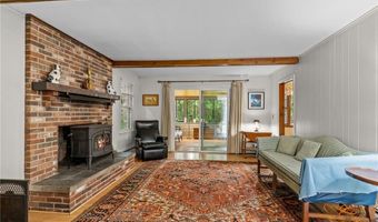 105 Newell Dr, Cumberland, RI 02864