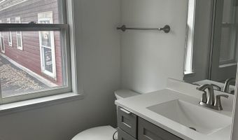 164 S Champlain St 2, Burlington, VT 05401