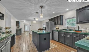 317 Dillard Dr, Jefferson, NC 28640