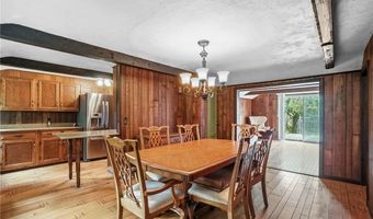 26 Thomas St, Charlestown, RI 02813