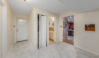 8706 BRAEBURN Dr, Annandale, VA 22003