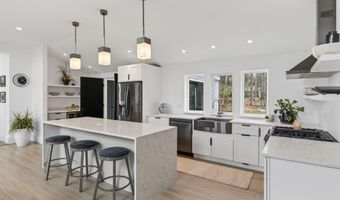 672 Danville Corner Rd, Auburn, ME 04210