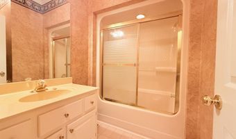1014 Crestwood Dr, Albertville, AL 35950