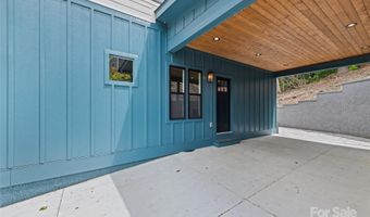 18 Winterhawk Dr, Arden, NC 28704