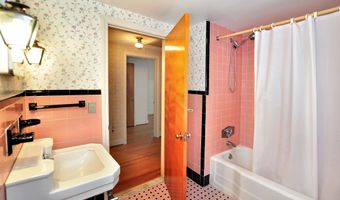220 Arch Rd, Avon, CT 06001