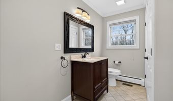 22 Emerald Ln, Bethany, CT 06524