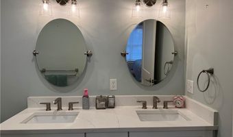 25 Franklin Rd 1, East Greenwich, RI 02818