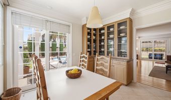 5801 Middle Crest Dr, Agoura Hills, CA 91301
