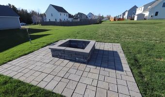 50 Rolling Meadow Dr, Bangor, ME 04401