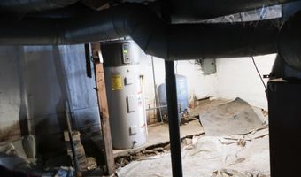 7 Frog Holler Ln, Augusta, ME 04330