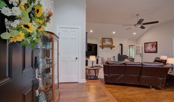 1307 Floyd Spgs, Armuchee, GA 30105