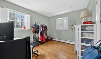 9 Eros Dr, Airmont, NY 10952