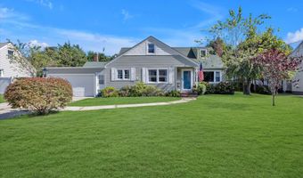 55 Bayside Ave, Amityville, NY 11701