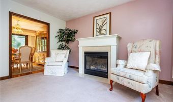 154 Spring Valley Dr, East Greenwich, RI 02818