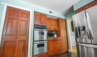 900 TUCKER Ln, Ashton, MD 20861