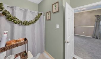 3 Surrey Way, Alexandria Twp., NJ 08867