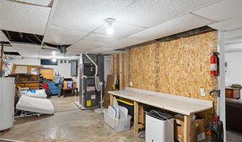 712 Adair St, Adair, IA 50002