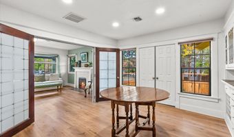 94 N 3rd St, Ashland, OR 97520