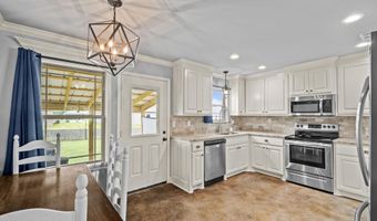 143 Lloyd Henderson Rd, Beebe, AR 72012