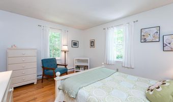 28 Woodland Dr, Amherst, NH 03031
