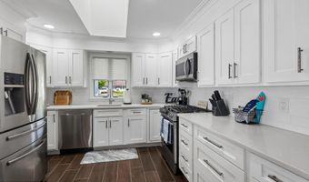 210 Deerfield Ln, Aberdeen, NJ 07747