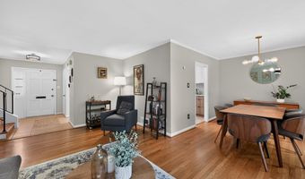 3831 N VERNON St N, Arlington, VA 22207