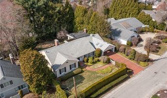 28 S Hill Dr, Cranston, RI 02920