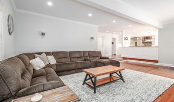 9 Hidden Brook Dr, Brookfield, CT 06804
