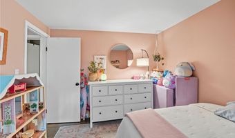 94 Maxson Hill Rd, Hopkinton, RI 02804