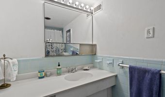 5101 RIVER Rd 813, Bethesda, MD 20816